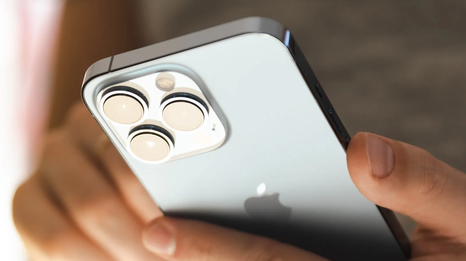 TikTok Is Enthralled With This iPhone Photographer's Simple Trick